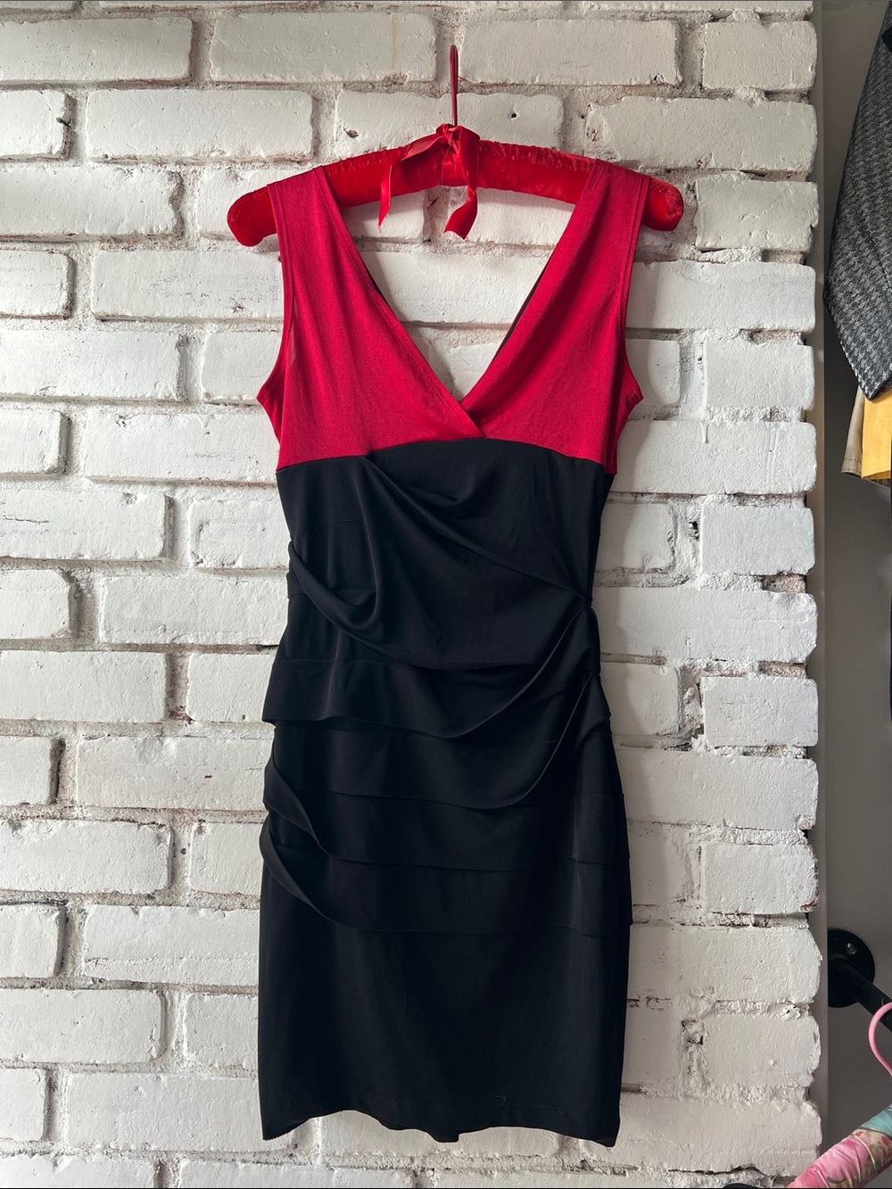 Red and Black Sleeveless V-Neck Layered Bodycon Dress